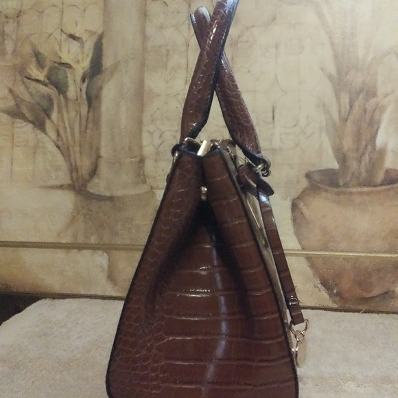 Handbag - Picture 3 of 3